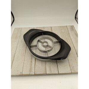 Pampered Chef #3 Pineapple Wedger Corer Cutter Slicer 2416 W/ Blade Guard Cover